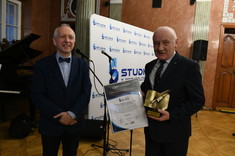 Wręczenie certyfikatów