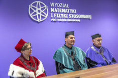 od lewej prof. IWłoch, prof. R.Zajdel, prof. C.Jasiukiewicz