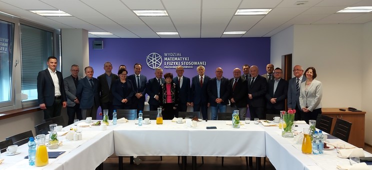 Uczestnicy spotkania na WMiFS