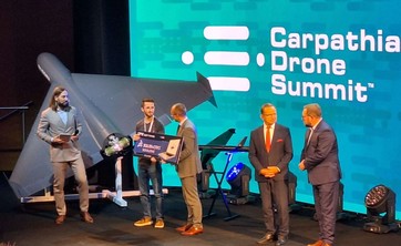 Student inżynierii i analizy danych z nagrodą specjalną podczas Dual Use Hackathon